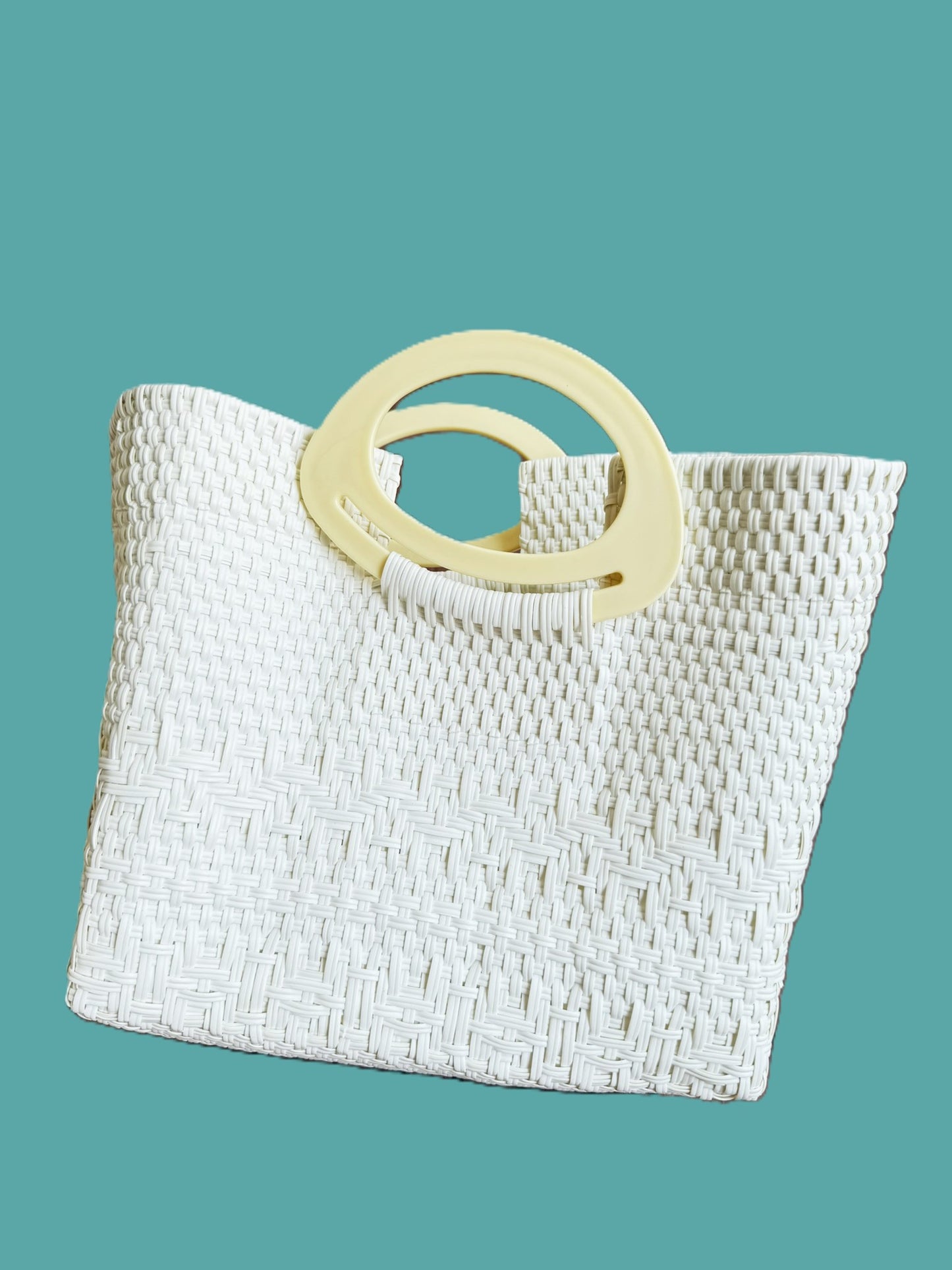 Bolsa con asas de plástico