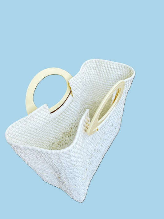 Bolsa con asas de plástico